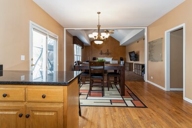 1520 Alan Rd, Naperville, IL 60564 - photo 3