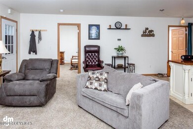 05-Living Room_DMD_1975