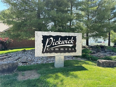 2135 Pickwick Dr, New Albany, IN 47150 - photo 3