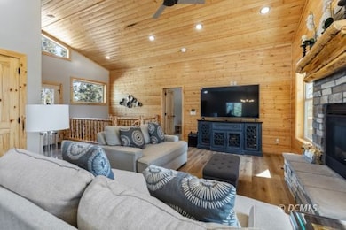 Main Floor Living Rm