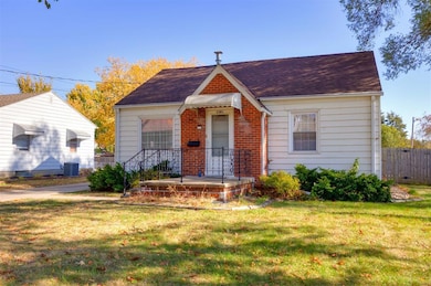 2301 50th St, Des Moines, IA 50310 - photo 3