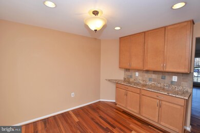 3302 Stone Heather Ct, Herndon, VA 20171 - photo 6