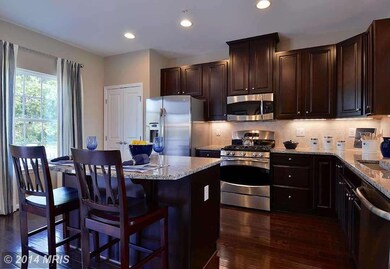 903 Magnolia Blossom Ct, Sykesville, MD 21784 - photo 5