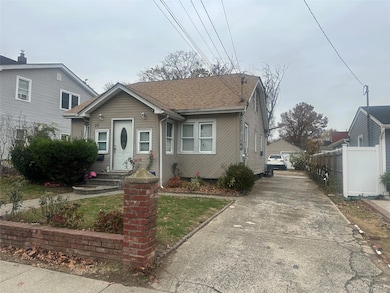 35 William St, Roosevelt, NY 11575 - photo 2