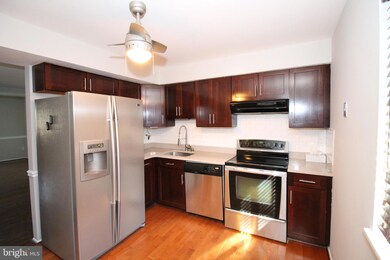 7315 Kerry Hill Ct, Columbia, MD 21045 - photo 3