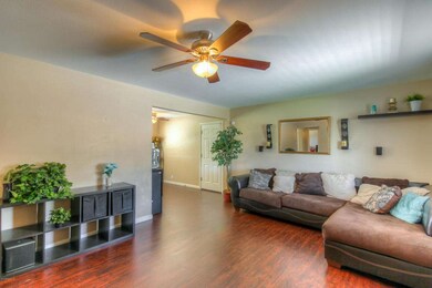 4 Living Room (1)