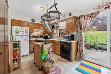 8 Maple Ave, Goshen, NY 10924 - photo 6