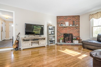 9 Hollis St, Uxbridge, MA 01569 - photo 6