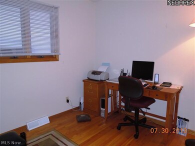 30835 Harrison Rd, Wickliffe, OH 44092 - photo 5