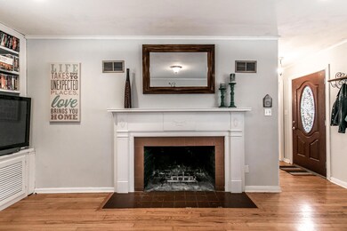 RE_1534 E Elm-5