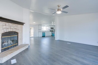 127 Enchanted Lakes Dr, Azle, TX 76020 - photo 7