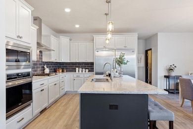 20069 Globe Dr, Lakeville, MN 55044 - photo 2