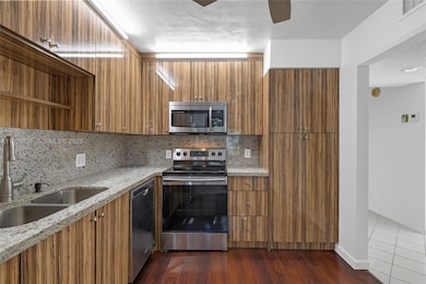 302 Lakeview Dr unit 105, Weston, FL 33326 - photo 4