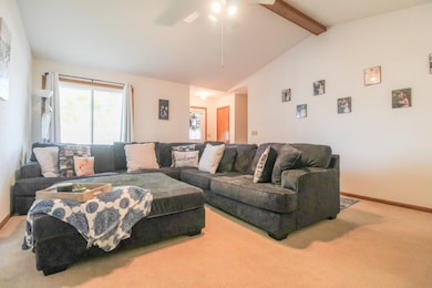 501 Cherokee Ln, Fort Atkinson, WI 53538 - photo 4