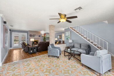 7015 Bent Branch Dr, Houston, TX 77088 - photo 4