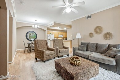 Gate Pkwy N unit 2001-006