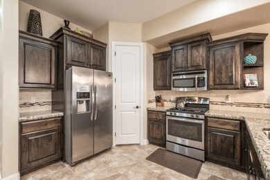 2051 N Pebble Beach Dr-016