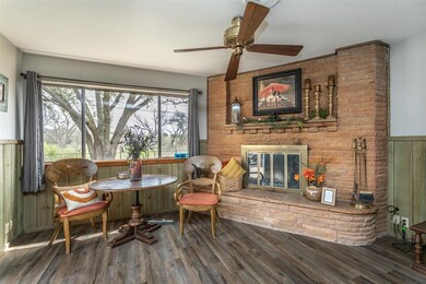 610 Melody Ln, Gainesville, TX 76240 - photo 6