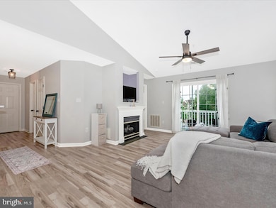 2501 Coach House Way unit 3A, Frederick, MD 21702 - photo 5