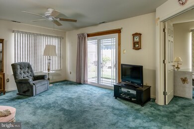 36 Palmer Square unit 29, Beverly, NJ 08010 - photo 2