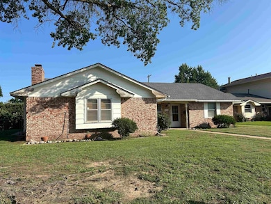 3301 Cogdal Dr, Enid, OK 73703 - photo 7