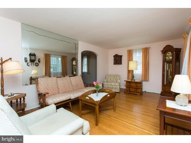 2208 Locust Rd, Morton, PA 19070 - photo 3