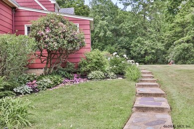 11 Middle Hill Rd, Troy, NY 12180 - photo 5