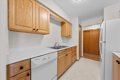 2220 Midland Grove Rd unit 307, Roseville, MN 55113 - photo 6