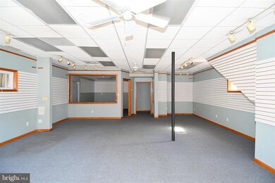 168 N Washington St unit 100, Berkeley Springs, WV 25411 - photo 2