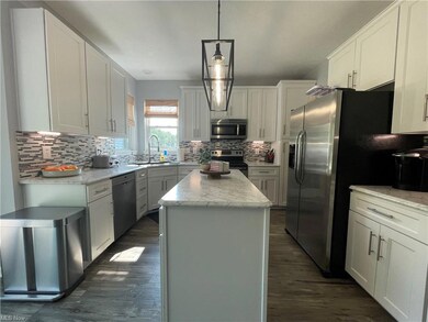 26991 Glenside Ln, Olmsted Falls, OH 44138 - photo 3