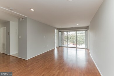 460 Girard St unit 407, Gaithersburg, MD 20877 - photo 2
