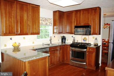 11564 Paramus Dr, North Potomac, MD 20878 - photo 3