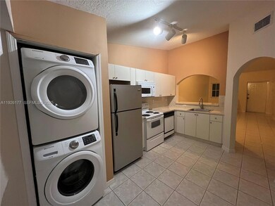 1251 SE 27th St unit 204, Homestead, FL 33035 - photo 2