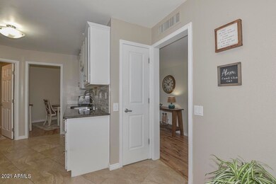 10561 W Ocotillo Dr, Sun City, AZ 85373 - photo 7