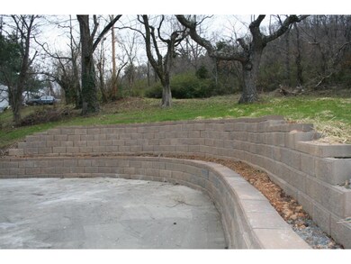 135 Wichita St, Johnson City, TN 37601 - photo 4