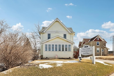 5-web-or-mls-N90W17032 Appleton Ave-005