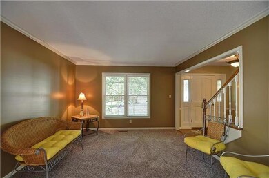 8526 Hallet St, Lenexa, KS 66215 - photo 3