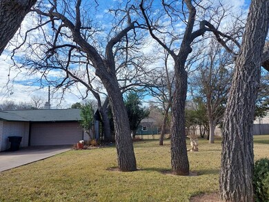 105 Ridgewood Dr, Fredericksburg, TX 78624 - photo 4