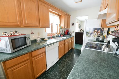 823 S 11th St, Grand Forks, ND 58201 - photo 4