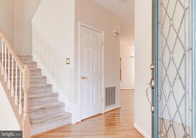 46390 Bluestem Ct, Sterling, VA 20165 - photo 3