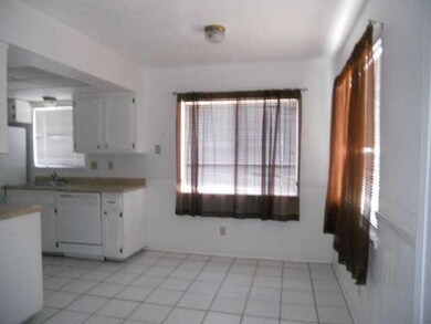 10514 Ashwood Dr unit B, El Paso, TX 79935 - photo 4