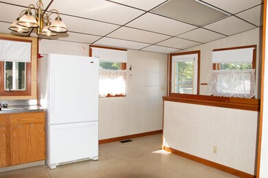 27 12th St, Nashua, NH 03060 - photo 5