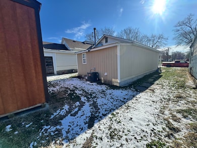 575 W Jackson St, Marshall, MO 65340 - photo 4