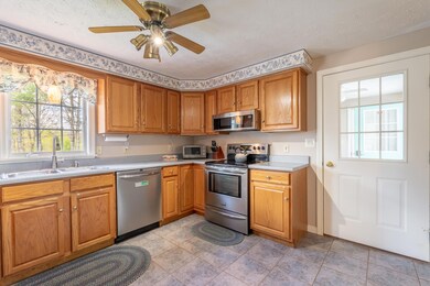 7 Cornfield Dr, Springvale, ME 04083 - photo 4