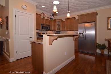 Kitchen Breakfast Bar