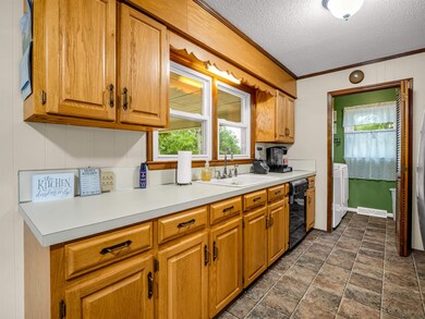 238 Lakeview Dr, Blacksburg, SC 29702 - photo 6