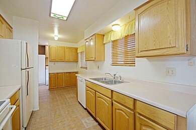 906 N Wedgewood Dr, Mesa, AZ 85203 - photo 3