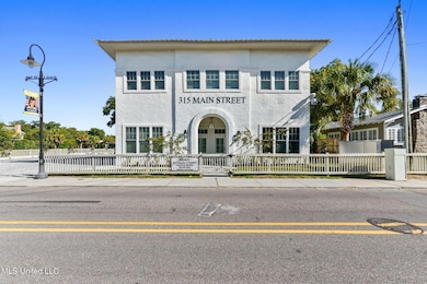 315 Main St unit I, Bay Saint Louis, MS 39520 - photo 2