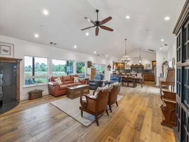 19590 Mockingbird Ln, Redding, CA 96002 - photo 7