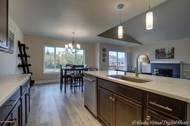 Nadine 11 Kitchen4